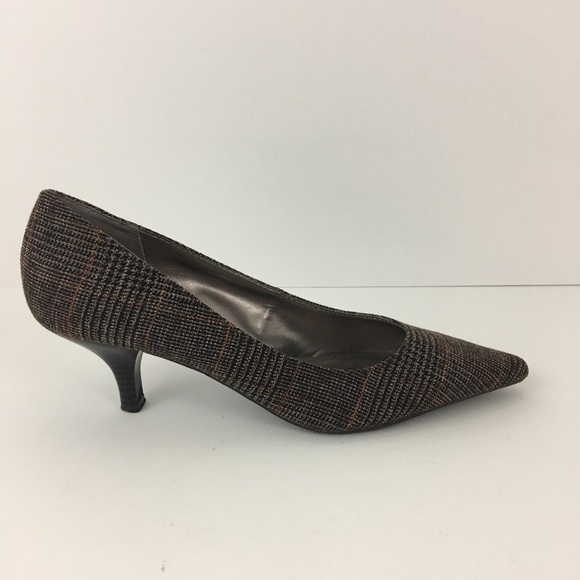 croft & barrow Shoes - Croft & Barrow 6 plaid brown cream burnt orange